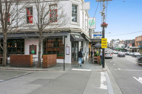Walk To The MCG, The Tan, Botanic Gardens & Train - Holiday Cairns 3