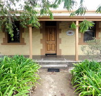 Walnut Cottage - Holiday Cairns