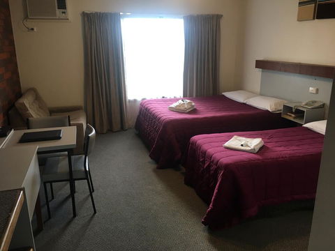 Warragul Views Motor Inn - Holiday Cairns 3