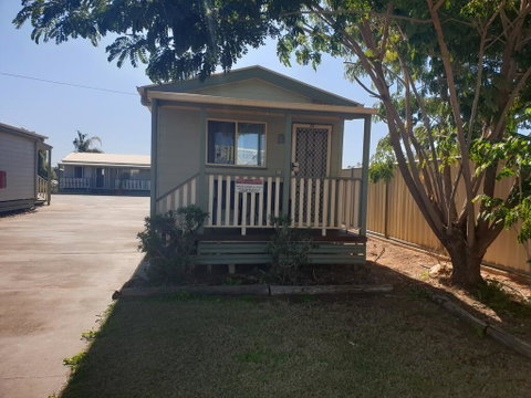 Warrego Motel - Holiday Cairns 2