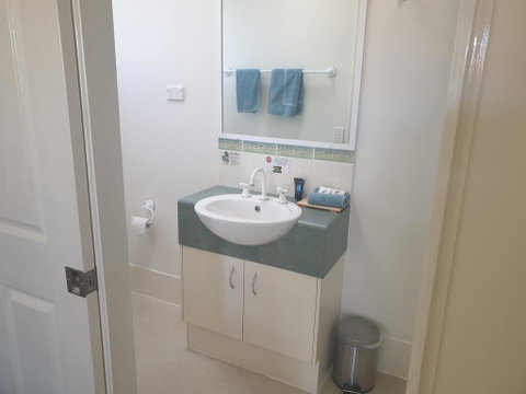 Warrego Motel - Holiday Cairns 3