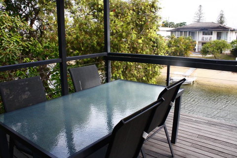 Water Front Room - Holiday Cairns 2