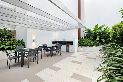 Waterford Apartments - Holiday Cairns 3