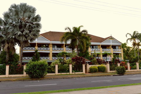 Waterfront Terraces - Holiday Cairns 0