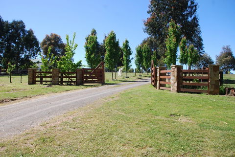 Bluegum Ridge Cottages - Holiday Cairns 2