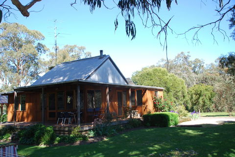 Bluegum Ridge Cottages - Holiday Cairns 0