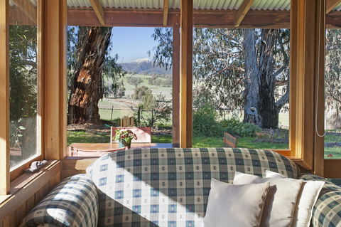 Bluegum Ridge Cottages - Holiday Cairns 19