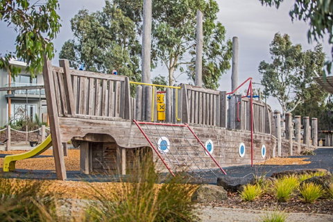 Nautical Rise Torquay - Holiday Cairns 31