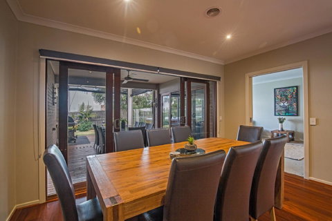 Nautical Rise Torquay - Holiday Cairns 8