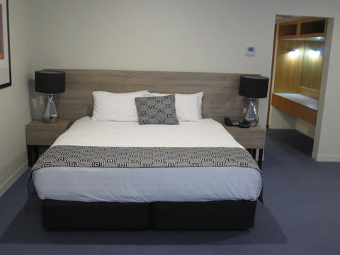 The Dingley Hotel - Holiday Cairns 41