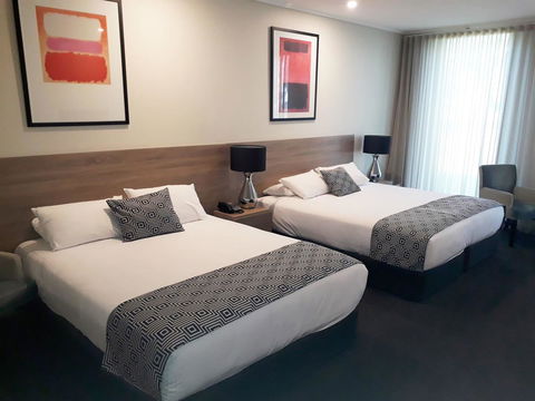 The Dingley Hotel - Holiday Cairns 8