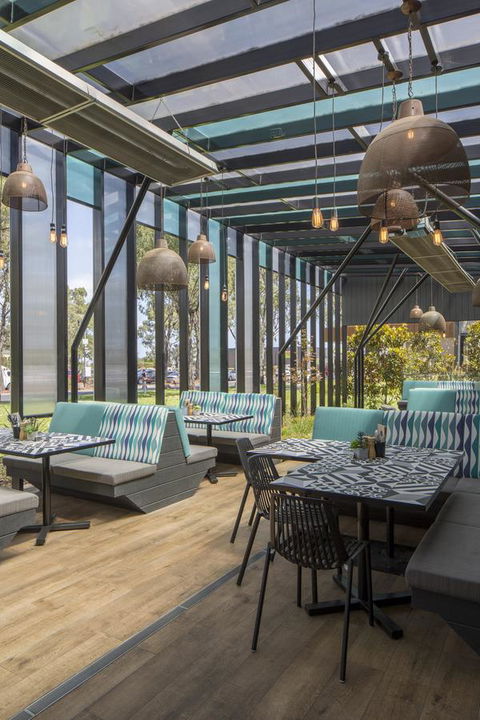 The Dingley Hotel - Holiday Cairns 3