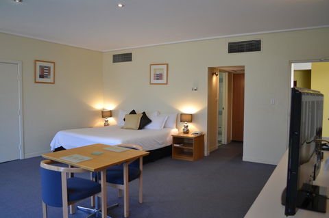 The Dingley Hotel - Holiday Cairns 36