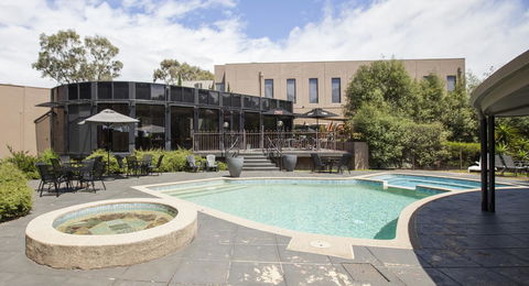 The Dingley Hotel - Holiday Cairns 0