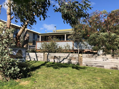 The PC Cottage - Holiday Cairns 8