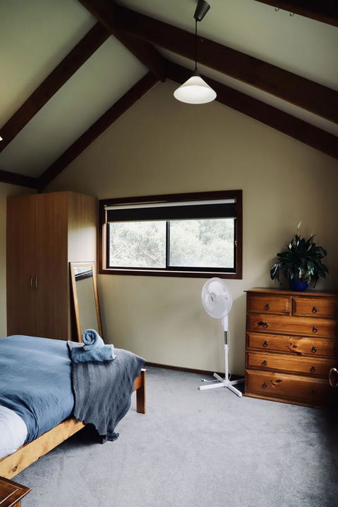 Red Ceder Cottage - Great Ocean Road - Port Campbell - Holiday Cairns 4