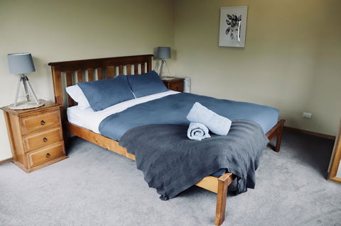 Red Ceder Cottage - Great Ocean Road - Port Campbell - Holiday Cairns 2