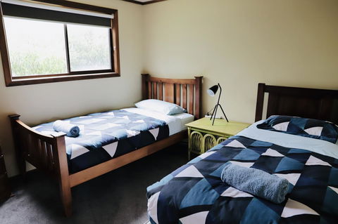 Red Ceder Cottage - Great Ocean Road - Port Campbell - Holiday Cairns 10
