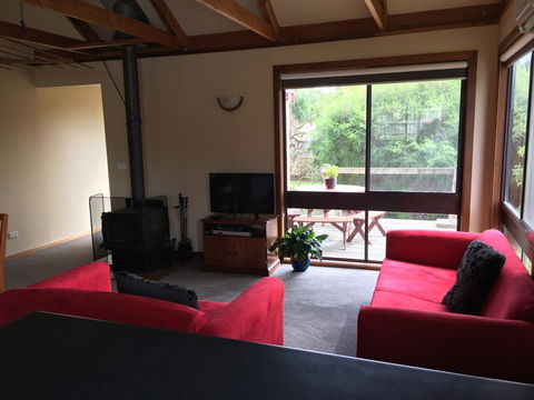 Red Ceder Cottage - Great Ocean Road - Port Campbell - Holiday Cairns 19