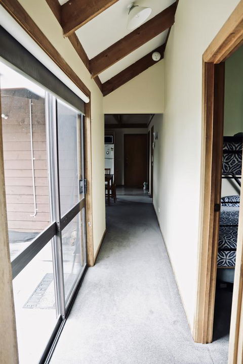 Red Ceder Cottage - Great Ocean Road - Port Campbell - Holiday Cairns 20