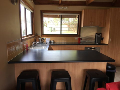 Red Ceder Cottage - Great Ocean Road - Port Campbell - Holiday Cairns 13
