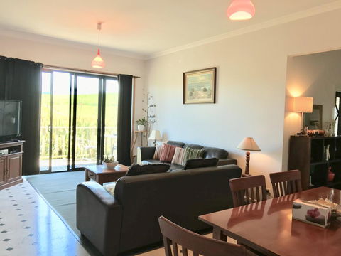 Hillâ€™s Creek Holiday Home - Holiday Cairns 11