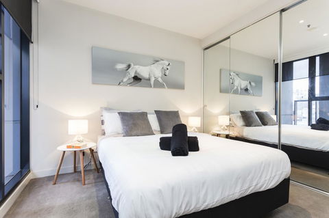 Complete Host 50 Claremont St Apartments - Holiday Cairns 1