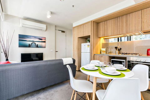 Complete Host 50 Claremont St Apartments - Holiday Cairns 25
