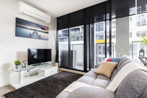 Complete Host 50 Claremont St Apartments - Holiday Cairns 12