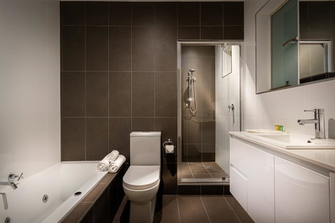 Crest On Barkly Serviced Apartments - Holiday Cairns 7