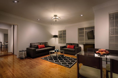 Crest On Barkly Serviced Apartments - Holiday Cairns 0