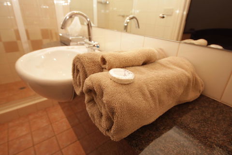 Mitchell River Tavern - Holiday Cairns 5