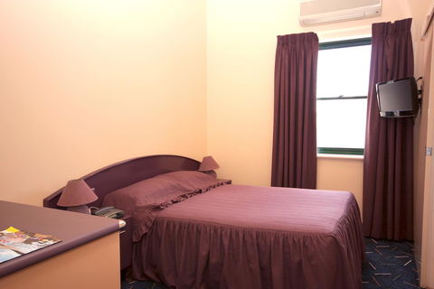 Mitchell River Tavern - Holiday Cairns 15