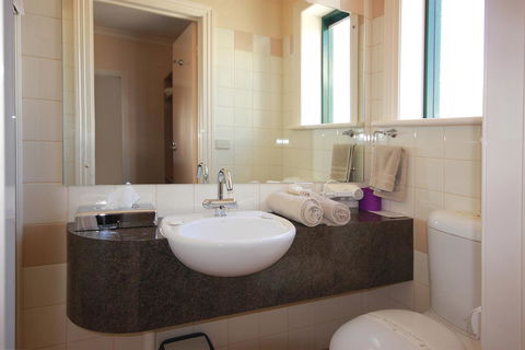 Mitchell River Tavern - Holiday Cairns 19