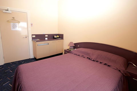 Mitchell River Tavern - Holiday Cairns 14