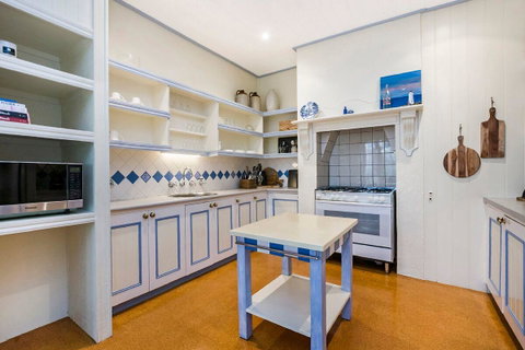 Edge17 Port Fairy Wharf - Holiday Cairns 4