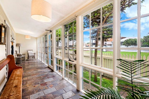 Edge17 Port Fairy Wharf - Holiday Cairns 8
