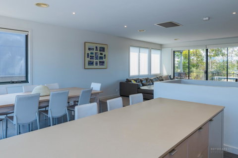 1 Sunset Place - Holiday Cairns 6