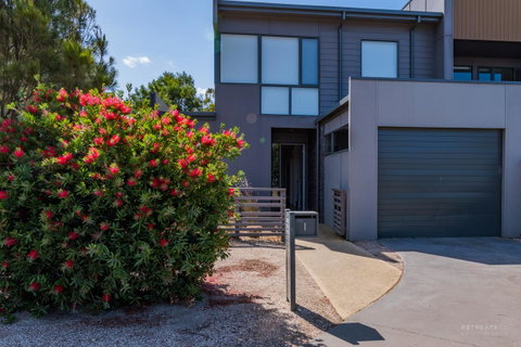 1 Sunset Place - Holiday Cairns 5