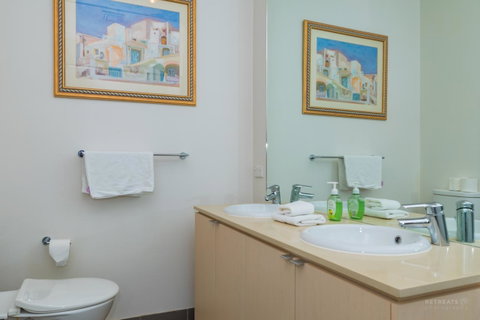 1 Sunset Place - Holiday Cairns 10