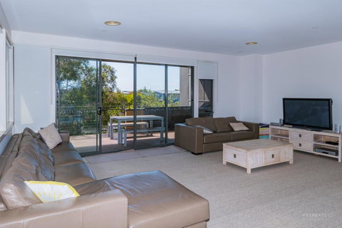 1 Sunset Place - Holiday Cairns 3