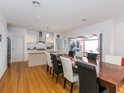 Torquay Timeout - Holiday Cairns 3