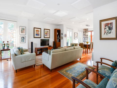 Boutique Stays - Maple On Kent - Holiday Cairns 2