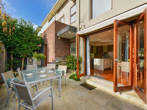 Boutique Stays - Maple On Kent - Holiday Cairns 21