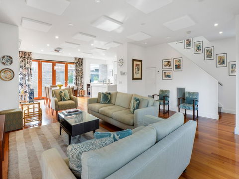 Boutique Stays - Maple On Kent - Holiday Cairns 1