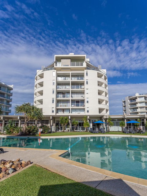 Ramada By Wyndham Marcoola Beach - Holiday Cairns 11