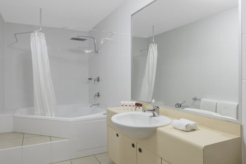 Ramada By Wyndham Marcoola Beach - Holiday Cairns 10