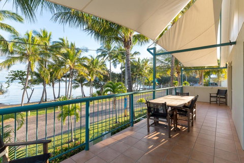 Sails On Horseshoe - Holiday Cairns 35