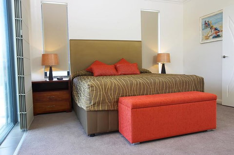 Sand Dunes Resort Accommodation - Holiday Cairns 14