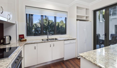 Sand Dunes Resort Accommodation - Holiday Cairns 23
